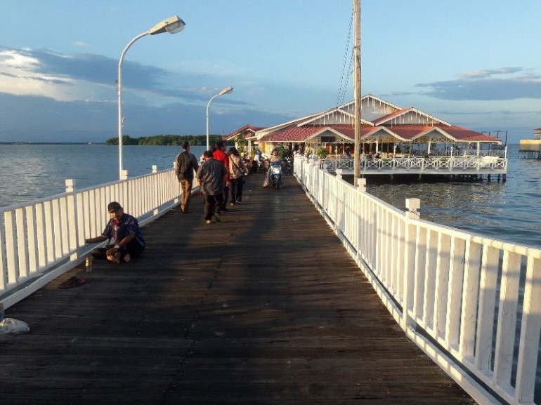 Lokasinya di ujung perkampungan air Bontang Kuala (dokpri)