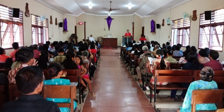 Suasana Perayaan Paskah Di GKT Santo Franciscus Asisi Dawarbandong (Dokpri)