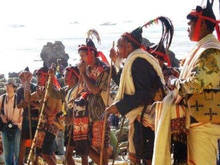 para Penganut Aliran Kepercayaan Marapu&nbsp;sedang melakukan Ritual adat(Ket foto: Marapu Humba)