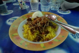 Nasi Kuning Saroja makan ditempat