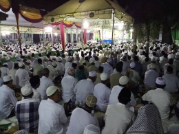  Jama'ah Naqsyabandiyah Memadati Darul Ulum II Al-Wahidiyah