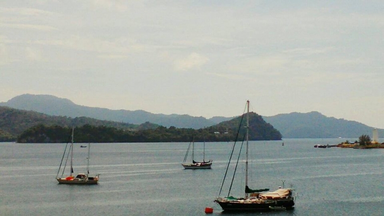 Beragam kapal layar/Yatch di Teluk Sabang