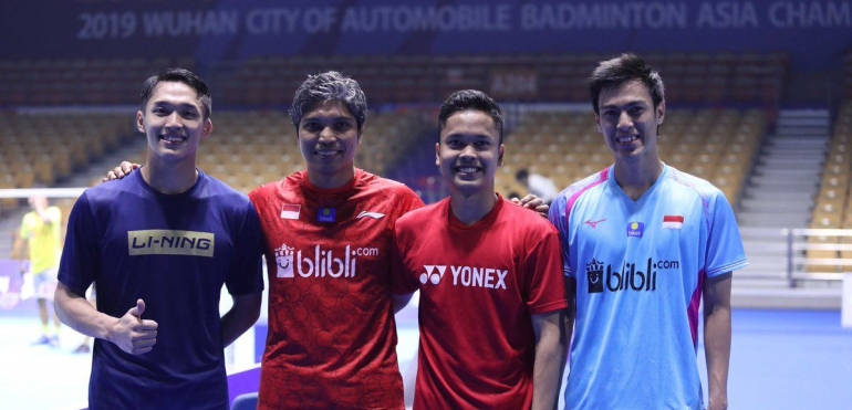 Jonatan Christie (paling kiri) dan Anthony Ginting (dua dari kanan), berpeluang juara di Kejuaraan Bulutangkis Asia 2019/Foto: Twitter Badminton Ina