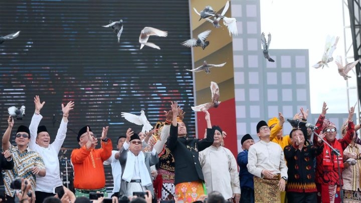 Deklarasi Kampanye Damai Pemilu Serentak 2019 di Lapangan Monumen Nasional, Jakarta, Minggu (23/9/2018) | Foto: Kompas
