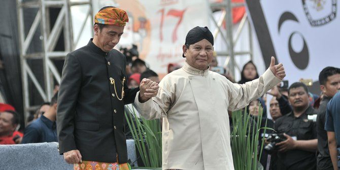Jokowi dan Prabowo dalam deklarasi kampanye damai pilpres 2019 (sumber: merdeka.com)