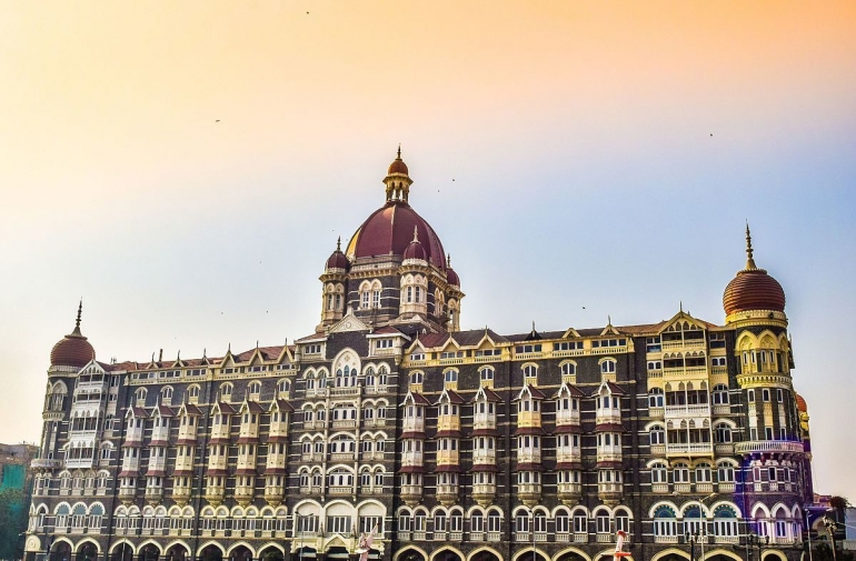 Taj Palace Hotel yang dibuka tahun 1903 (Sumber Foto: https://www.inta.org )