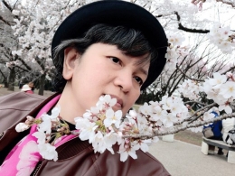 Dokumentasi pribadi di Shinjuku Gyoen | Apakah yang membingkai wajahku ini termasuk Sakura Yamazakura (warna putihnya ada pin sedikit 
