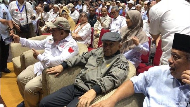Amien Rais dalam deklarasi kemenangan Prabowo di TMII / detik.com