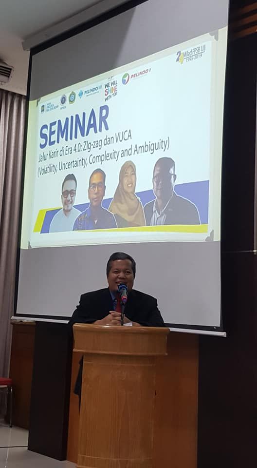 Dr Fuad Nashori, MSi, Dekan PsiB UII membuka seminar