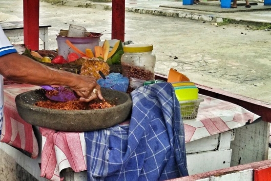 Ulekan sambal yang 'pedis' punya (foto by widikurniawan)