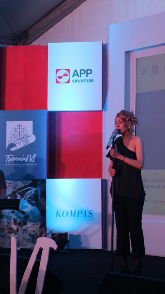 Malam Penganugerahan Triennial VI dimeriahkan dengan penampilan Syaharani dan Queenfireworks (dokpri)