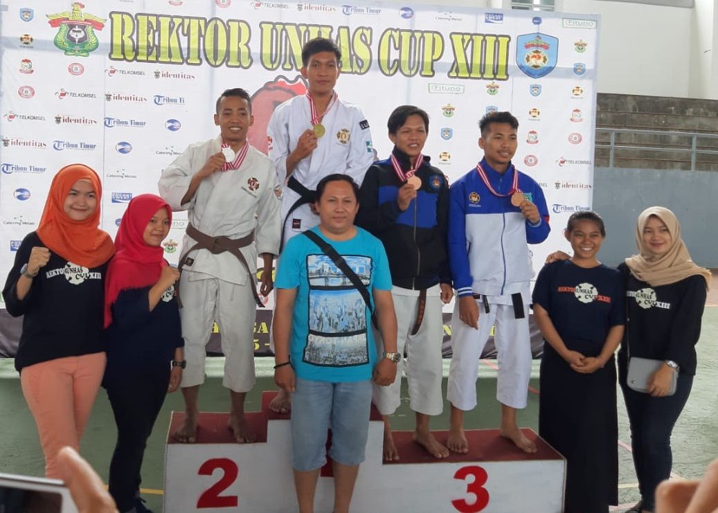Foto bersama Bpk. Terry C. Pandoh, SE.