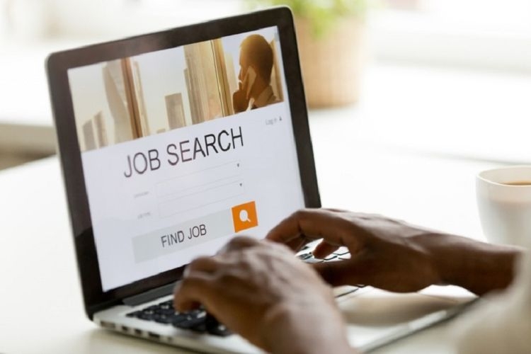 Ilustrasi mencari kerja di situs pencari kerja| Shutterstock