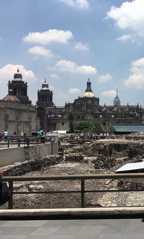 Situs peninggalan Aztek di Alun-alun Mexico City. Foto: Evi Siregar