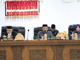 Wabup Bantaeng (kiri), Ketua DPRD Bantaeng (tengah) dan Wakil Ketua I DPRD Bantaeng (kanan) | dokpri