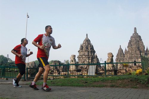 Mengikuti event akbar sembari menikmati ragam budaya Jogjakarta. Sumber : phinemo.com