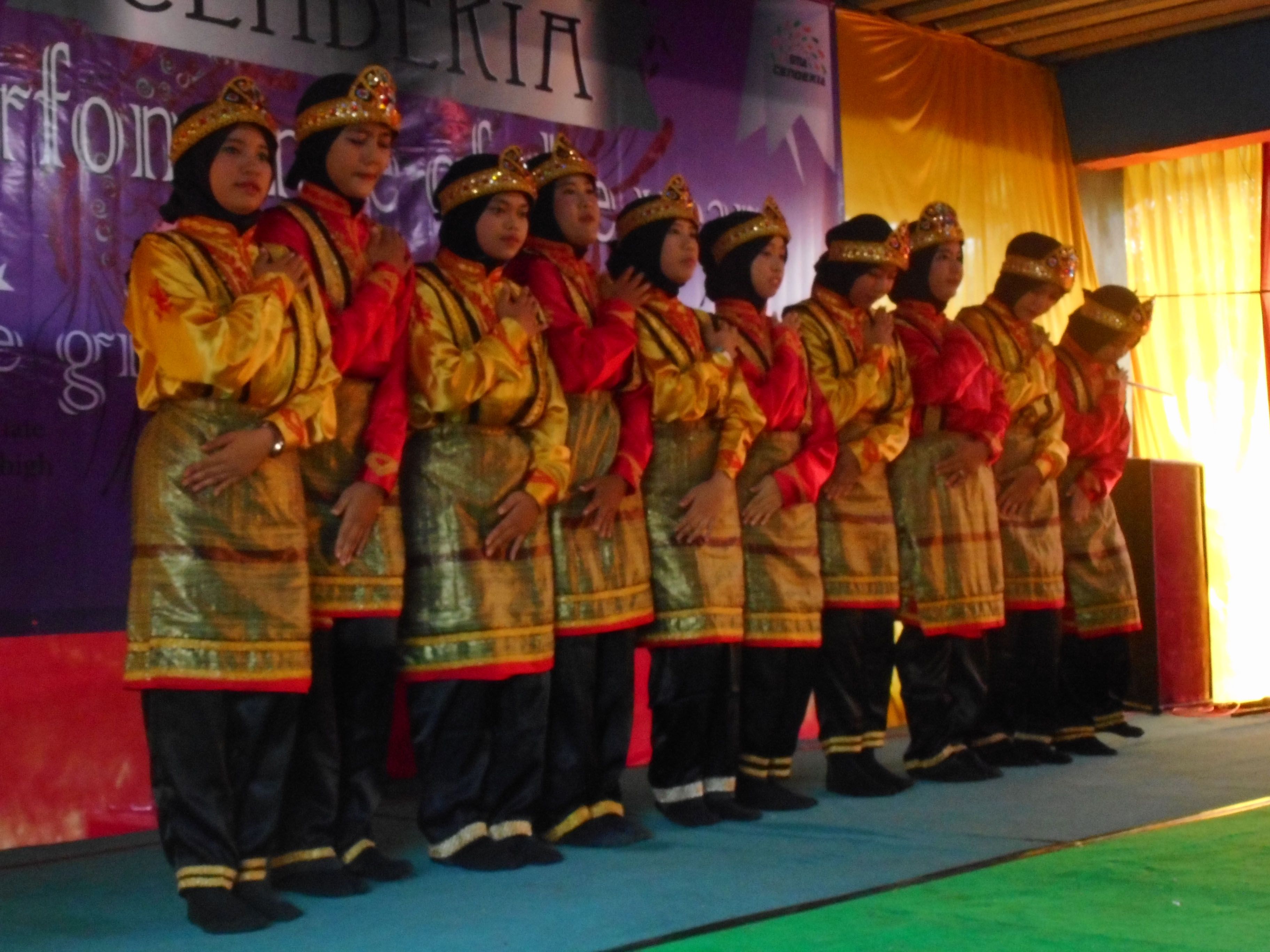 Tari Saman SMA Cendekia Amal Khair Yasmin: Dok. Pribadi