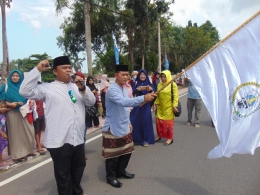 Bupati Bangka Mulkan melepas pawai Taaruf (Hamdi)