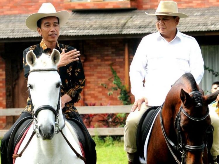 Jokowi dan Prabowo Berkuda (Sumber: setkab.go.id)