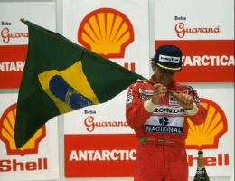Senna ketika memenangkan pertama kalinya GP Brazil pada tahun 1991