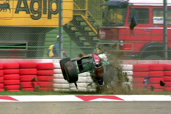 Rubens Barrichello mengalami kecelakaan parah di GP Imola 1994