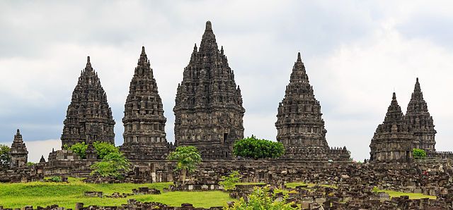 640px-yogyakarta-indonesia-prambanan-temple-complex-02-5cd118b995760e6dc47d8534.jpg