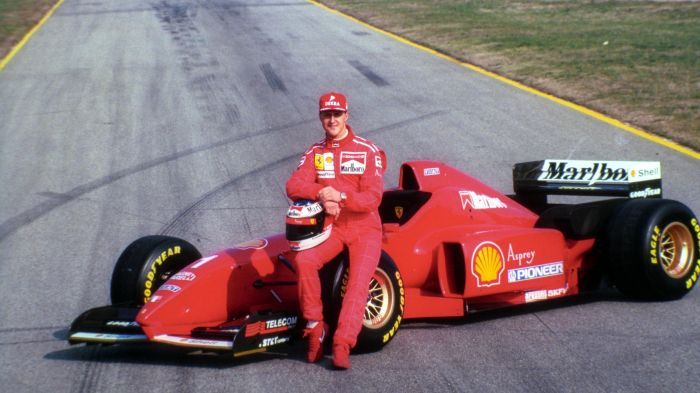 https://it.eurosport.com/formula-1/20-anni-fa-la-prima-gara-di-michael-schumacher-con-la-ferrari_sto5308906/story.shtmlMichael Schumacher pada sesi foto pertama setelah bergabung dengan Ferrari tahun 1996 | tncranefestival.org