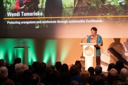 Wendi Tamariska saat menyampaikan pidato pada Whitley Awards 2019. Foto dok : Yayasan Palung