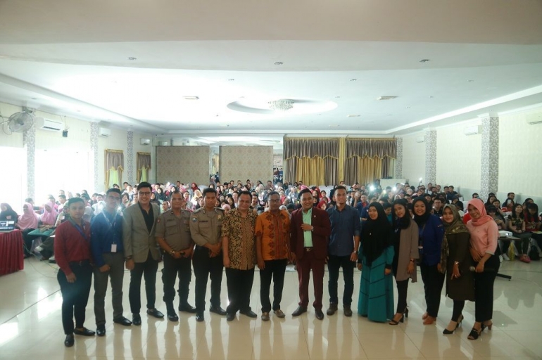 Foto bersama peserta dan guru-guru | dokpri