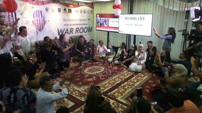 http://www.tribunnews.com/pilpres-2019/2019/05/08/rayakan-capaian-80-juta-suara-real-count-internal-tkn-jokowi-maruf-pertandingan-sudah-selesai?page=all