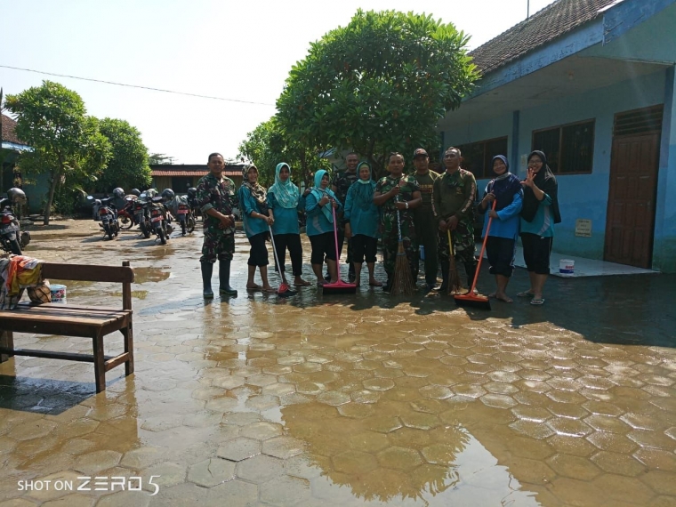 Suasana Pembersihan SDN Tempuran (Dokpri)