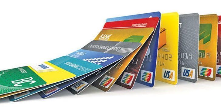 Ilustrasi: Belanja dengan Kartu Debit atau Kartu Kredit. Sumber: Bank Indonesia