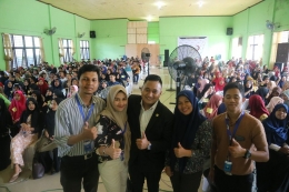 Ketua Panitia Murni dan Siska beserta Team dan Narasumber | dokpri