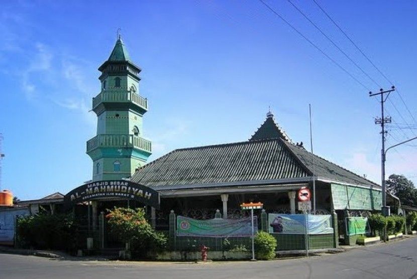 Masjid Al Mahmudiyah. Source image gpswisataindonesia.info
