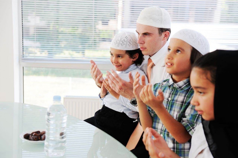 Ajarkan Puasa pada Anak Sesuai Perkembangan Kognitifnya Halaman 1 - Kompasiana.com