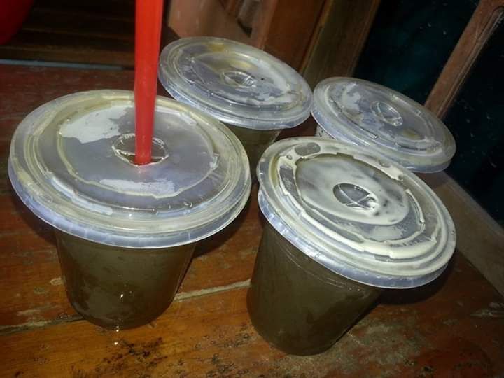 Gelas plastik bungkus minuman. Photo by Ari