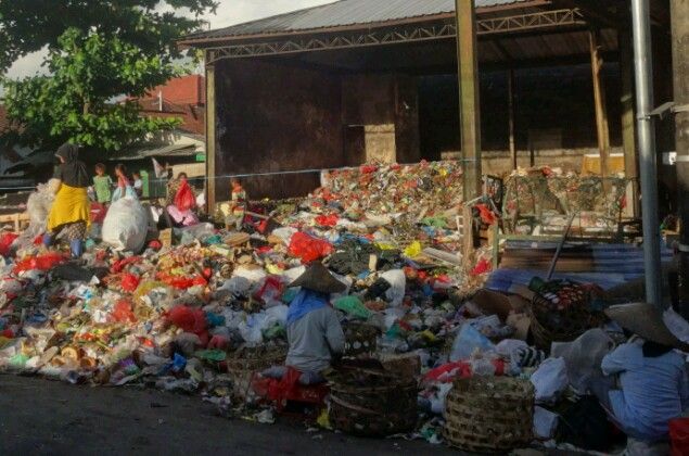 Salah satu Tempat Pembuangan Akhir Sampah (TPA) ada di kawasan Monang Maning Denpasar, Bali (Sumber: dokumen pribadi)