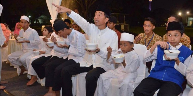 jokowi-buka-puasa-5cd4ecab3ba7f701a830af02.jpg