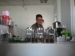 Bayu Murdiyanto, Batista sekaligua co-founder Ludens Cafe (Dokpri)