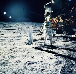 50 tahun lalu manusia berhasil menginjakkan kakinya untuk pertama kai di bulan. Photo: Getty Images/Science Source