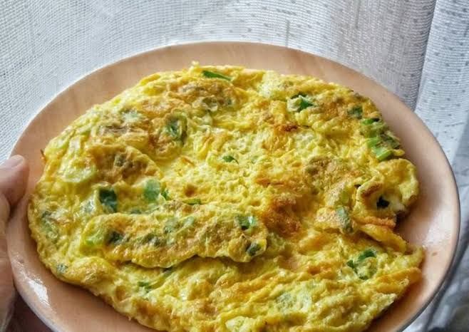 https://cookpad.com/id/resep/6490696-telur-dadar-daun-bawang