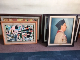 Hasil beres-beres gudang, ketemu beberapa lukisan, kiri lukisan buatan 1999, kanan lukisan buatan 1996. (Foto: BDHS)