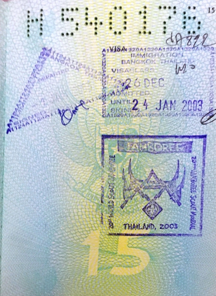 Cap stempel Jambore Dunia Thailand yang dibubuhkan petugas imigrasi setempat di lembaran paspor saya. (Foto; BDHS)