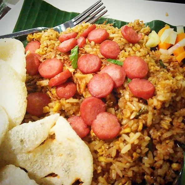 Gambar Nasi Goreng plus sosis. www.google.com.