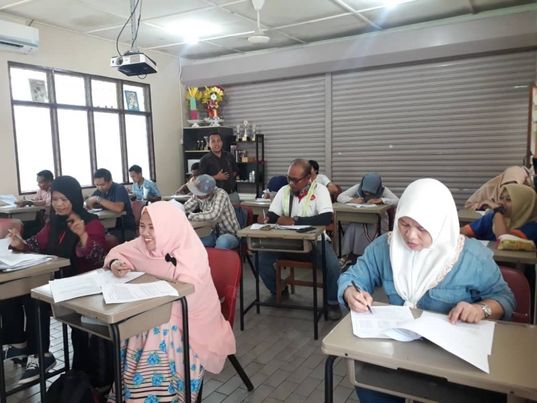 (Kelas Paket C PKBM Kuala Lumpur. Dokumentasi Pribadi)