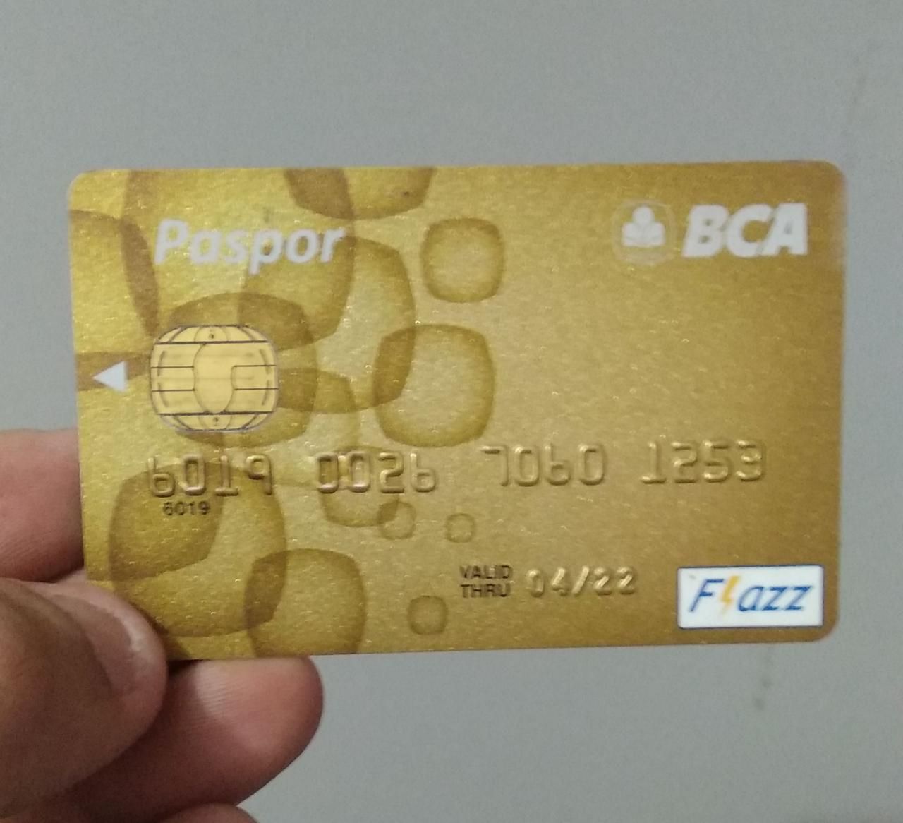 Gambar 1 : Kartu ATM Paspor BCA yang saya gunakan untuk kepeluan pembayaran cashless money   doc.pribadi