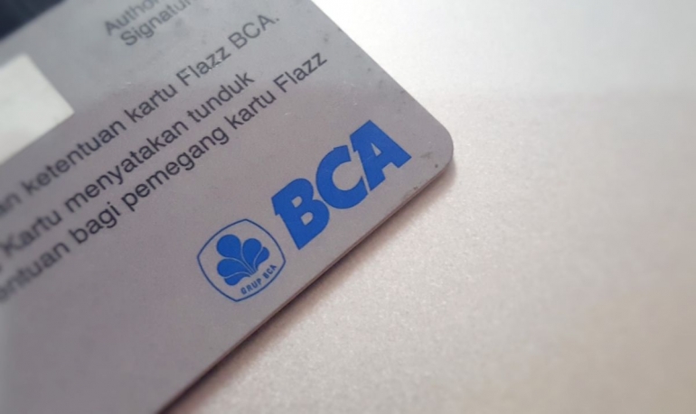 Pertama kali mengenal kartu Flazz BCA pada 2013 dan terus menggunakannya hingga kini (dok. pri).