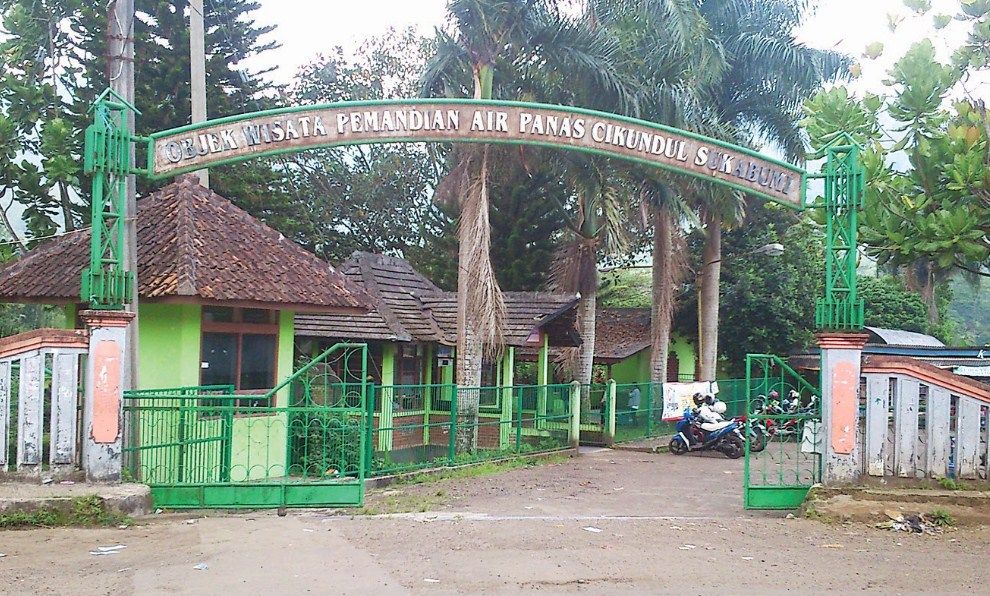 Gambar 1.1 Pemandian Air Panas Cikundul, Sukabum