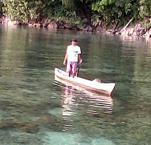 foto: menikmati laut yang begitu jernih dan bersih jika di pandang