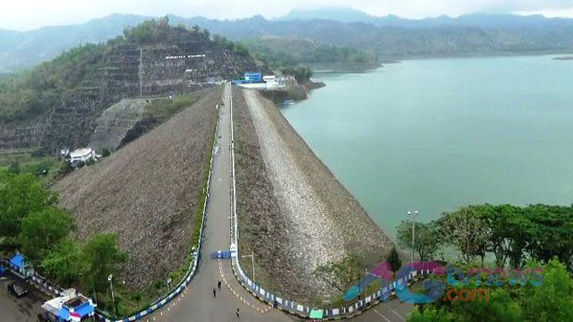 Pemandangan Bendungan/waduk Wonorejo dari atas. (Agtvnews.com)